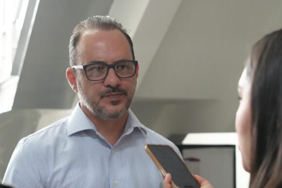 “Aquí Morena se topó con Chihuahua”: Soto alerta riesgo autoritario en reforma de Monreal