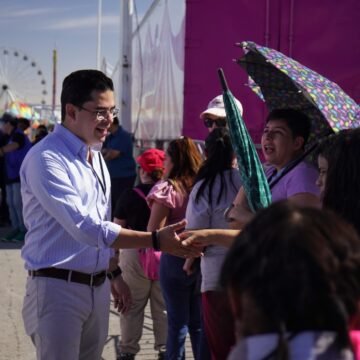 Invita Rafa Loera a alumnos del Centro de Capacitación para Personas con Discapacidad a Santa Rita