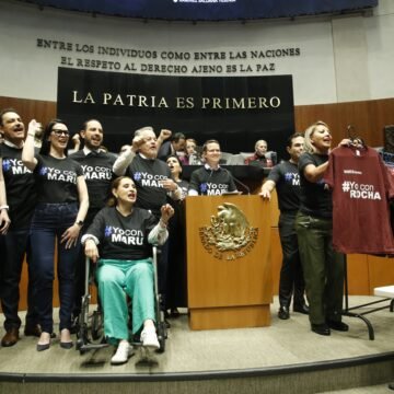 Senadores del PAN piden a morenistas ponerse la playera #YoconRocha