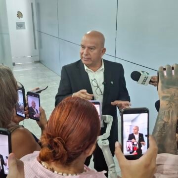 20260622_110224 “Van a cargar con la antidemocracia”: Cuauhtémoc Estrada critica reforma electoral del PAN en el Congreso