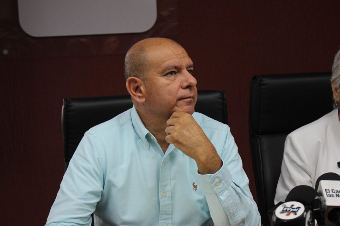 IMG-20260610-WA0052 “¿Santiago de la Peña quiere ser candidato del PRI o del PAN?”; Cuauhtémoc Estrada cuestiona mensaje del secretario general de Gobierno sobre Coahuila