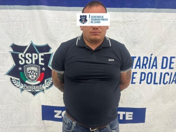 Cae presunto líder criminal de El Valle de Juárez; le aseguran arsenal y vehículo de lujo