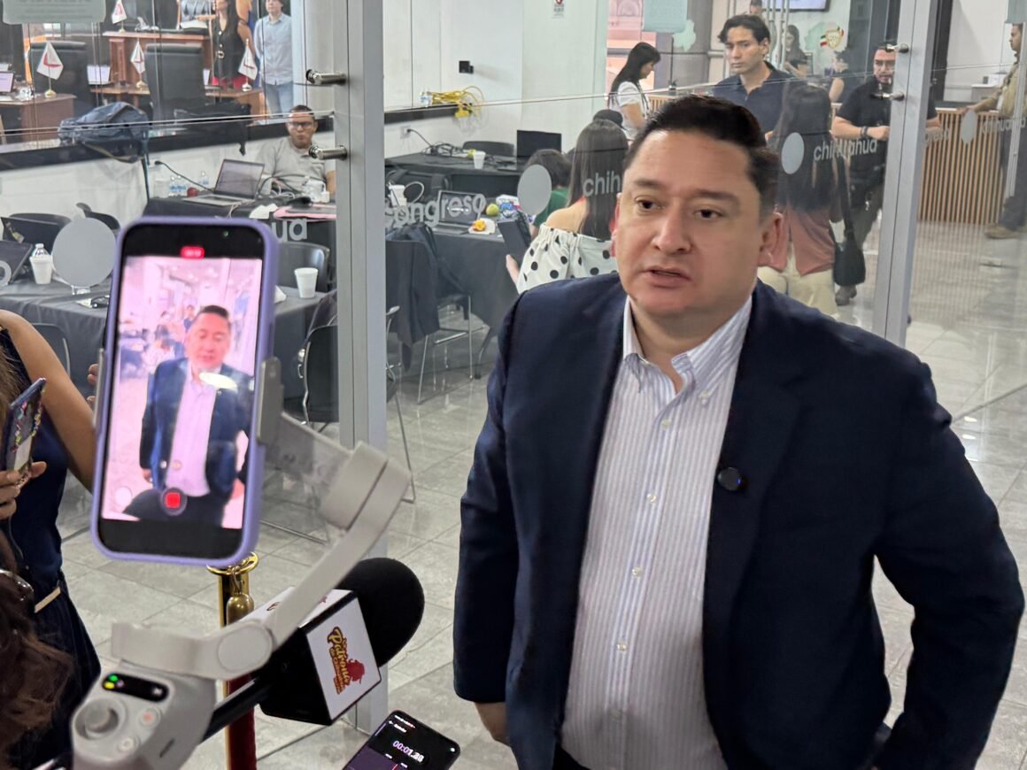 IMG-20260622-WA0048 “Cuando hay amenazas, como algunas asociaciones pro Javier Corral que vienen a hacer panchos en el Congreso, eso sin duda no permite el tránsito del diálogo”, señala Alfredo Chávez ante reforma electoral