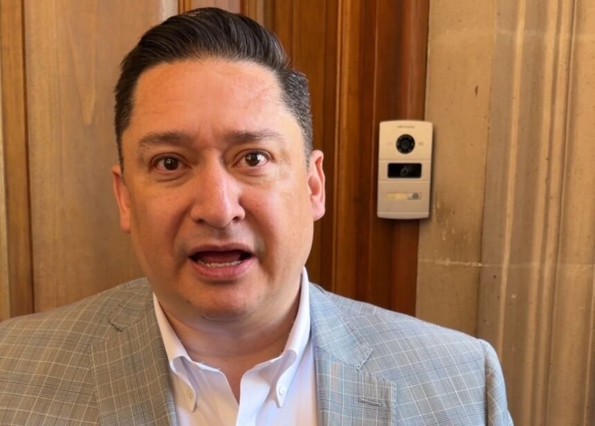 Alfredo Chávez acusa a Morena de mantener un “narcopacto” y cuestiona ausencia de Rocha Moya