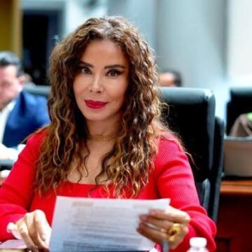 images (35) “No se podía esperar de ella, nada más que mentiras”: Diputada María Antonieta