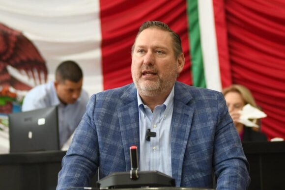 10367 Acusan a diputado Carlos Olson de financiar cambio de identidad de hombre señalado por violencia contra mujeres