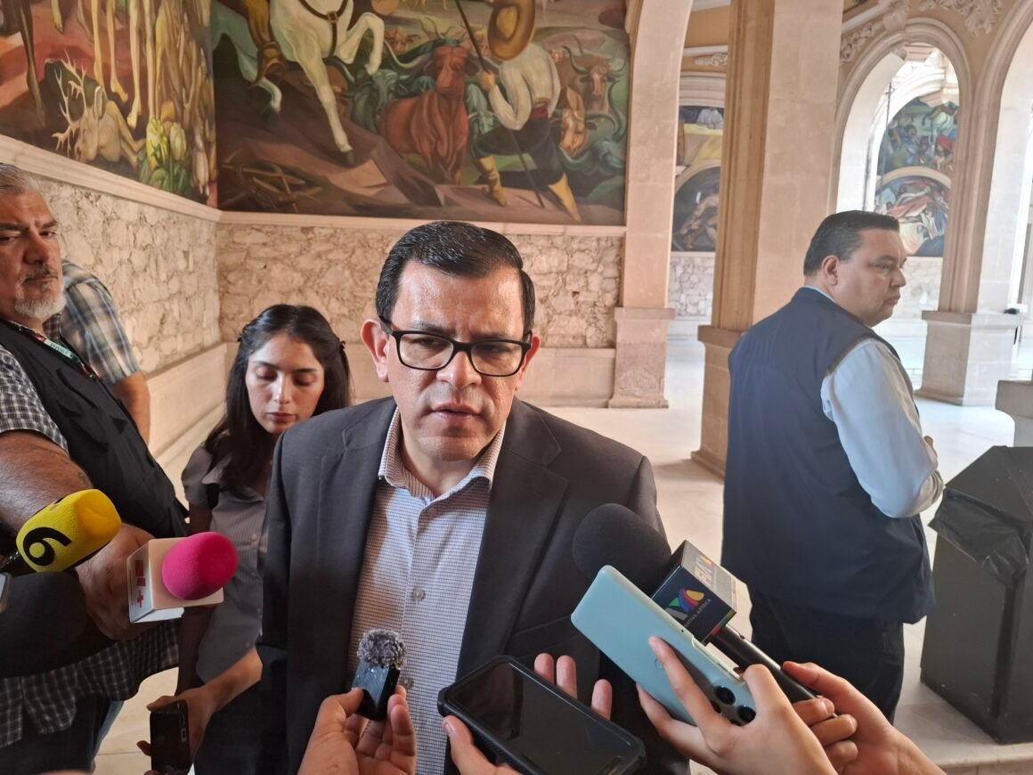 20260706_082722 “Nos toca la procuración de justicia; lo que cada uno manifieste es un tema personal”: Francisco Sáenz, ante señalamientos de Daniel Terrazas contra actores de Morena en redes sociales