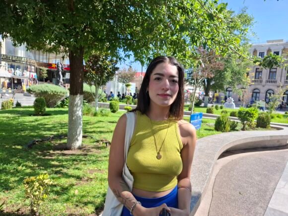 20260708_094840 Mujer que se manifestó en evento de Jáuregui denuncia falta de resultados de la Fiscalía tras asesinato de su padre
