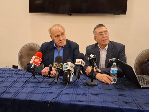 Denuncian ex alcaldes panistas de Ciudad Juárez a Cruz Pérez Cuéllar por presunto peculado de 105 millones de pesos