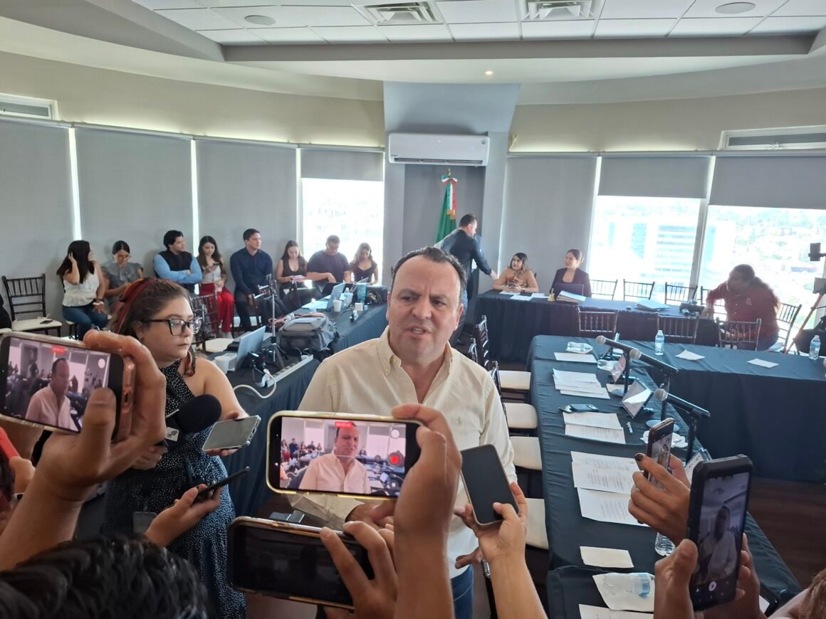20260731_105232 Guillermo Ramírez avala análisis de crédito para Poniente 5 y asegura que Municipio tiene finanzas sanas