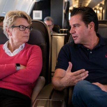 Gisela Rubach y Jordi Herrera platican en vuelo a CDMX. Advierten que sin acuerdos podría perderse la capital