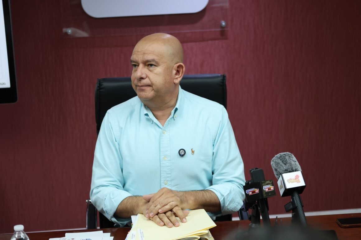 Cuauhtémoc Estrada pide regularizar el uso del agua en Chihuahua; desconoce detalles sobre revisión de 150 pozos