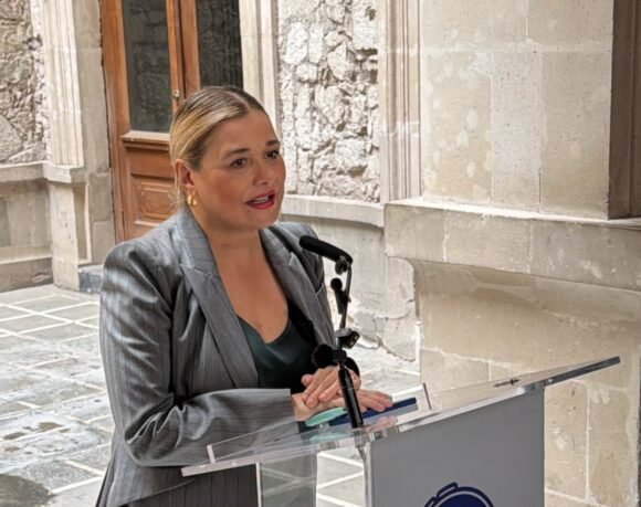 “Las críticas no pueden ser motivo para detenerse”: Maru Campos señala que campaña contra IMSS no debe frenar nuevo hospital