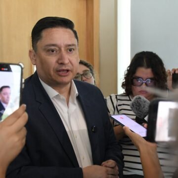 IMG-20260720-WA0081 “Quien no quiera votar por el desarrollo de Chihuahua, que no vote”: Alfredo Chávez defiende crédito para Poniente 5