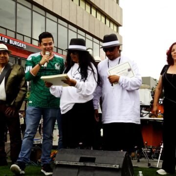 Convive Rafa Loera con la cultura pachuco en el Centro de Chihuahua