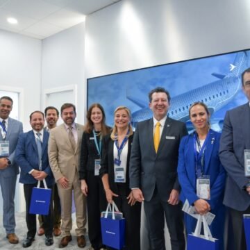 Maru Campos se reúne con representantes de Embraer en Feria Aeroespacial Farnborough 2026