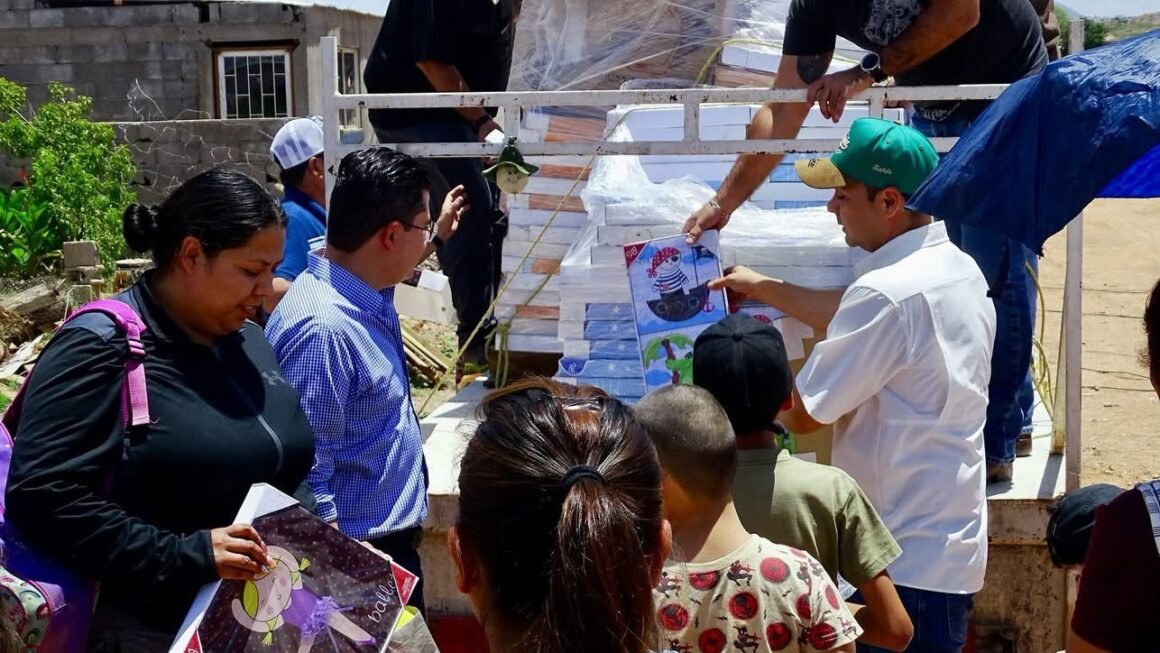“El verdadero humanismo se demuestra caminando”: Rafa Loera suma a la iniciativa privada en su recorrido por colonias de Chihuahua