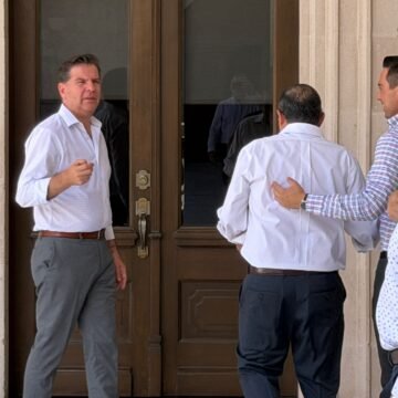 IMG-20260728-WA0053 Reunión de Cordero con funcionarios estatales genera especulación previo a exhorto en el Senado por desplazados