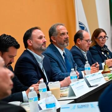 IMG-20260729-WA0000 Presenta Santiago De la Peña “Movilidad que conecta oportunidades” ante integrantes de CANACO