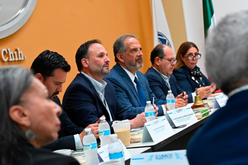 Presenta Santiago De la Peña “Movilidad que conecta oportunidades” ante integrantes de CANACO
