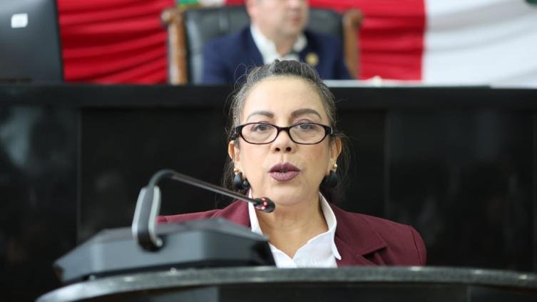 principal_j-1 “Van a poder hacer y deshacer con los bienes del Estado”: Magdalena Rentería
