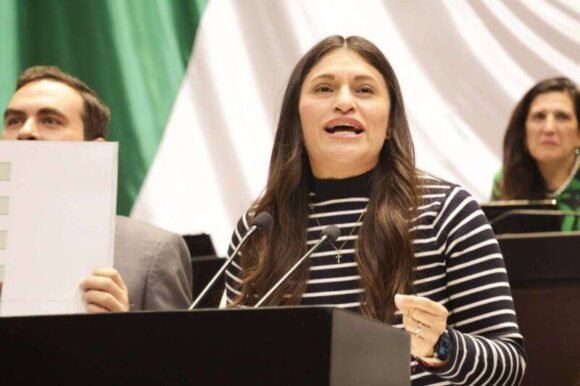 Rocío González cuestiona nuevas viviendas del Bienestar en Punta Oriente y pide rehabilitar casas abandonadas