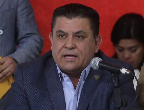 Presenta Alex Domínguez reforma para fortalecer investigaciones en desaparición de mujeres migrantes