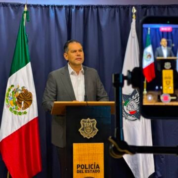 “Ahorita tiene dos cachuchas”: Loya señala que Komaba deberá decidir si mantiene sus cargos