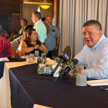 César Jáuregui descarta que existe “cargada” a favor de Santiago de la Peña