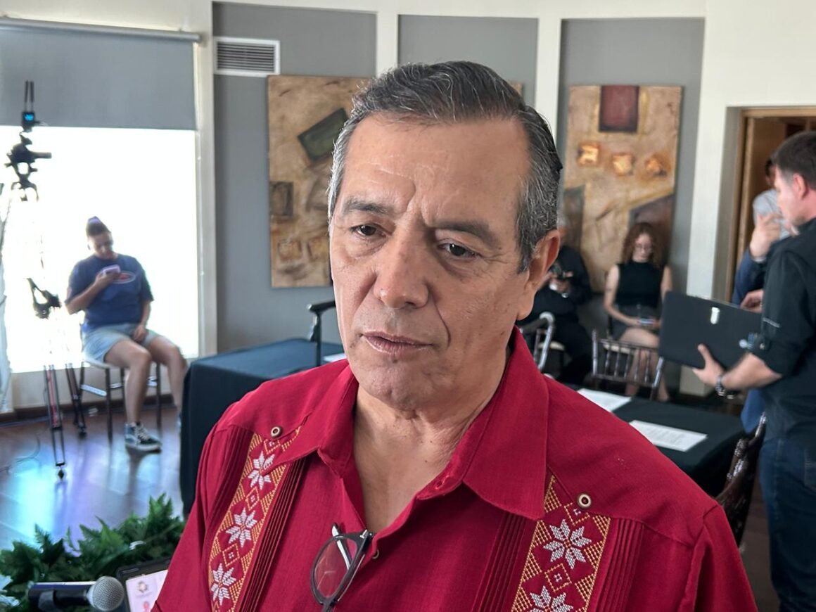 “Es una cuestión política”: Pedro Torres acusa a Maru Campos de apoyar retiro de visas