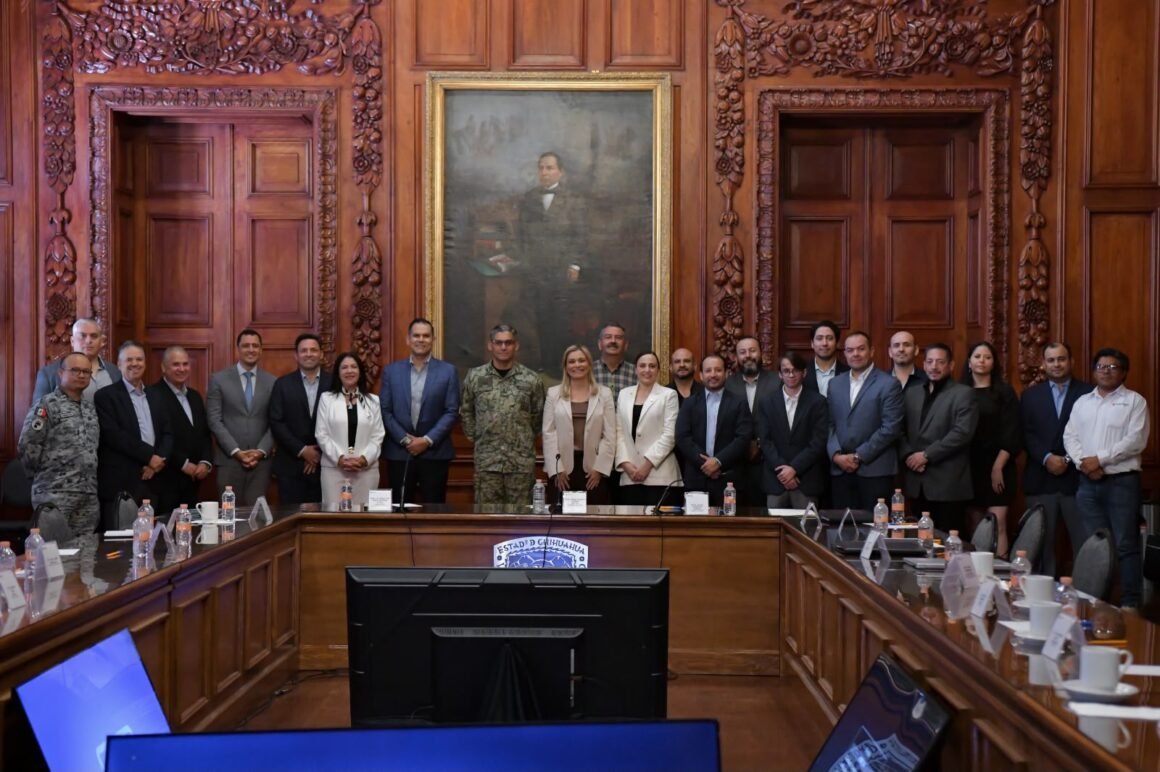 Maru Campos sostiene reunión de trabajo con el Clúster Minero de Chihuahua