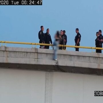 Policía Municipal auxilio a joven en crisis emocional en la colonia Insurgentes