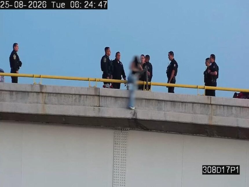 Policía Municipal auxilio a joven en crisis emocional en la colonia Insurgentes