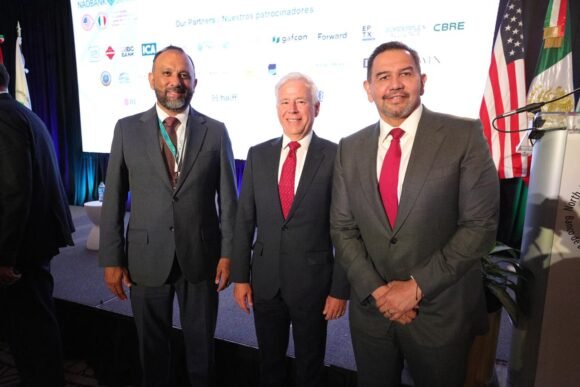 Cruz Pérez Cuéllar participa en encuentro binacional sobre el futuro de la frontera en San Antonio