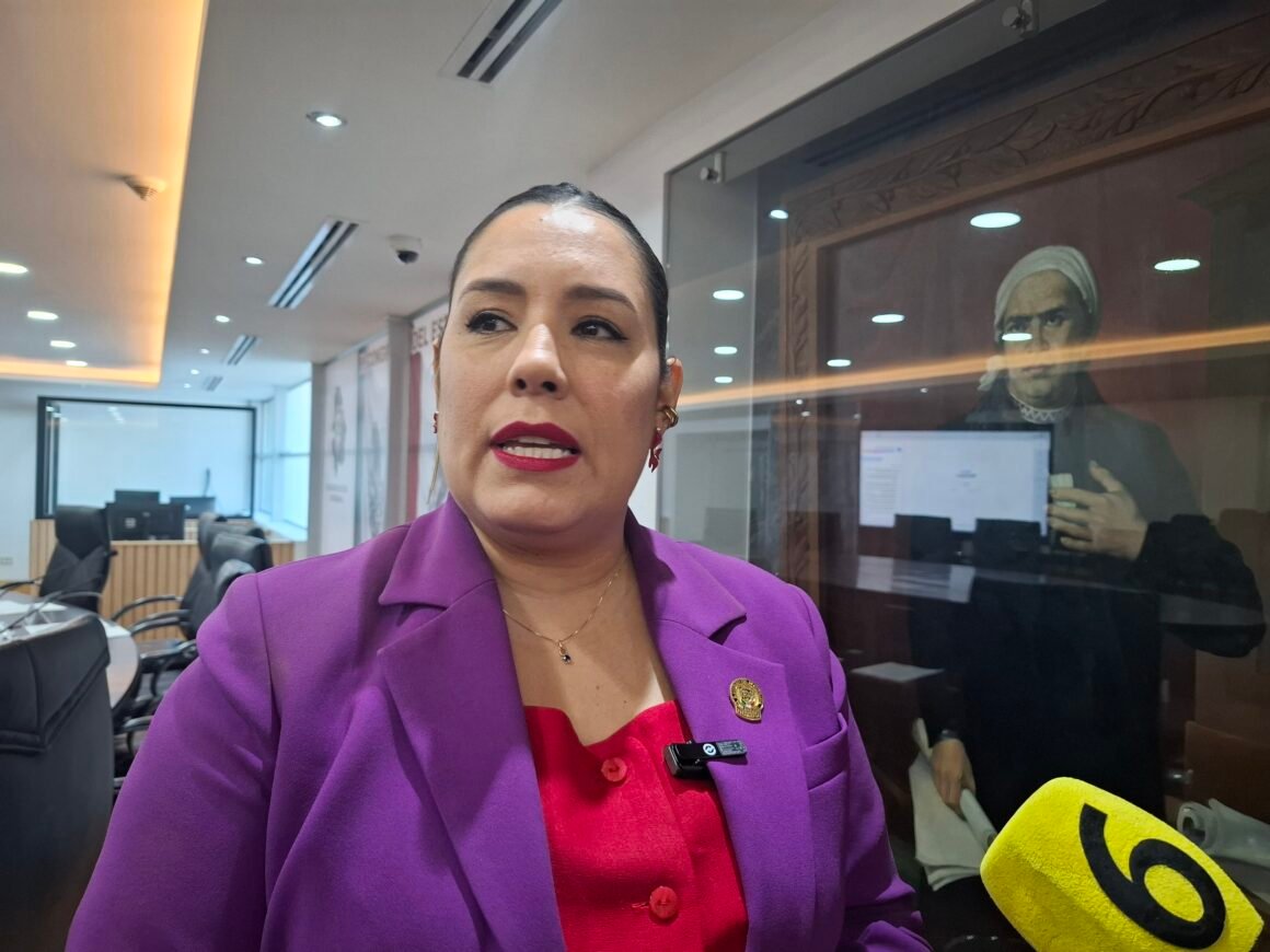 Joss Vega prevé “guerra de porras” entre Andrea Chávez y Cruz Pérez Cuéllar durante visita de Sheinbaum