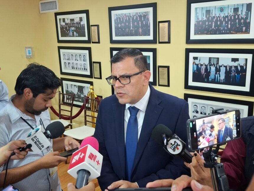 20260917_112132 Aseguran dos vehículos y cuatro armas largas tras operativo en Nonoava: FGE