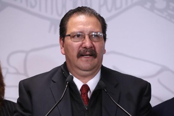 Galeria_253_Politico_02 PT abre la puerta a respaldar a Andrea Chávez