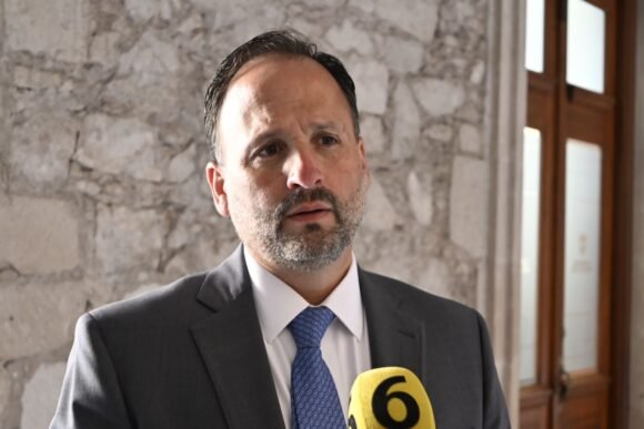 Santiago de la Peña destaca coordinación tras desmantelamiento de narcolaboratorio en Parral