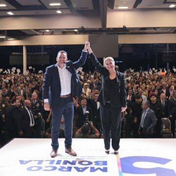 Maru acompaña a Bonilla en su Quinto Informe de Gobierno