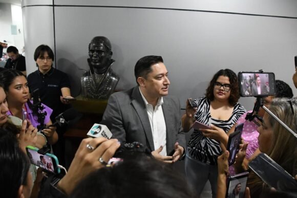 IMG-20260908-WA0032 “¿A qué le tienen miedo: a la cooperación internacional?”: Chávez