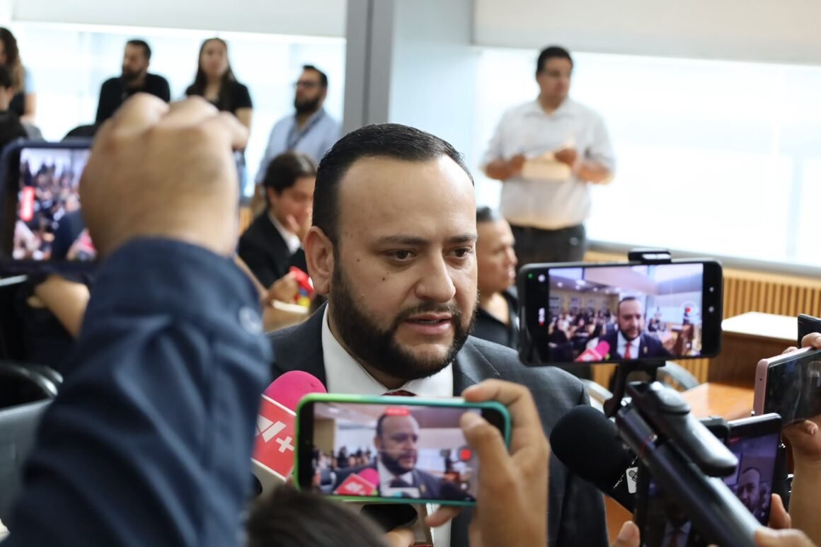 “Morena sangra a los productores de Chihuahua”: Arturo Medina exige aclarar irregularidades en LICONSA