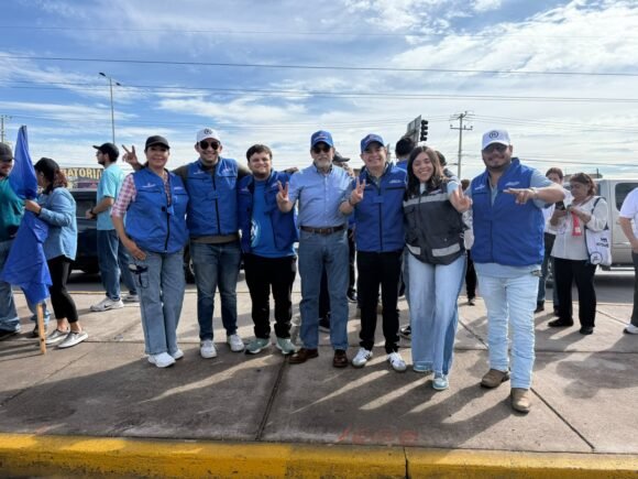 Acude Rafa Loera con su equipo a activación del PAN