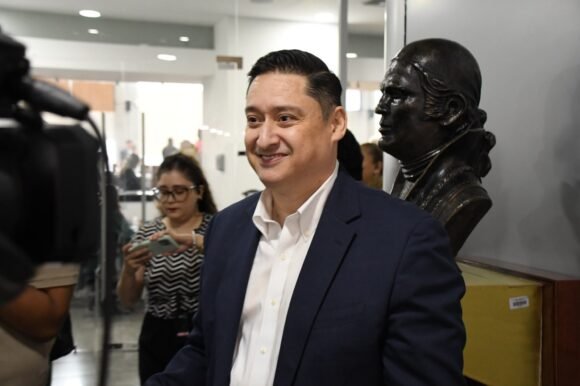 IMG-20260924-WA0043 “Van a prohibir el derecho sagrado de hacerle memes a los políticos”: Alfredo Chávez critica reforma de Morena