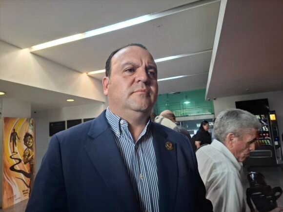 20261013_105959 Siguen negociaciones para reunir 22 votos para llevar al Pleno dictamen de Fiscalía Autónoma: PRI
