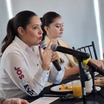 Joss Vega señala a gente de Rafa Loera en protesta contra el “dedazo”
