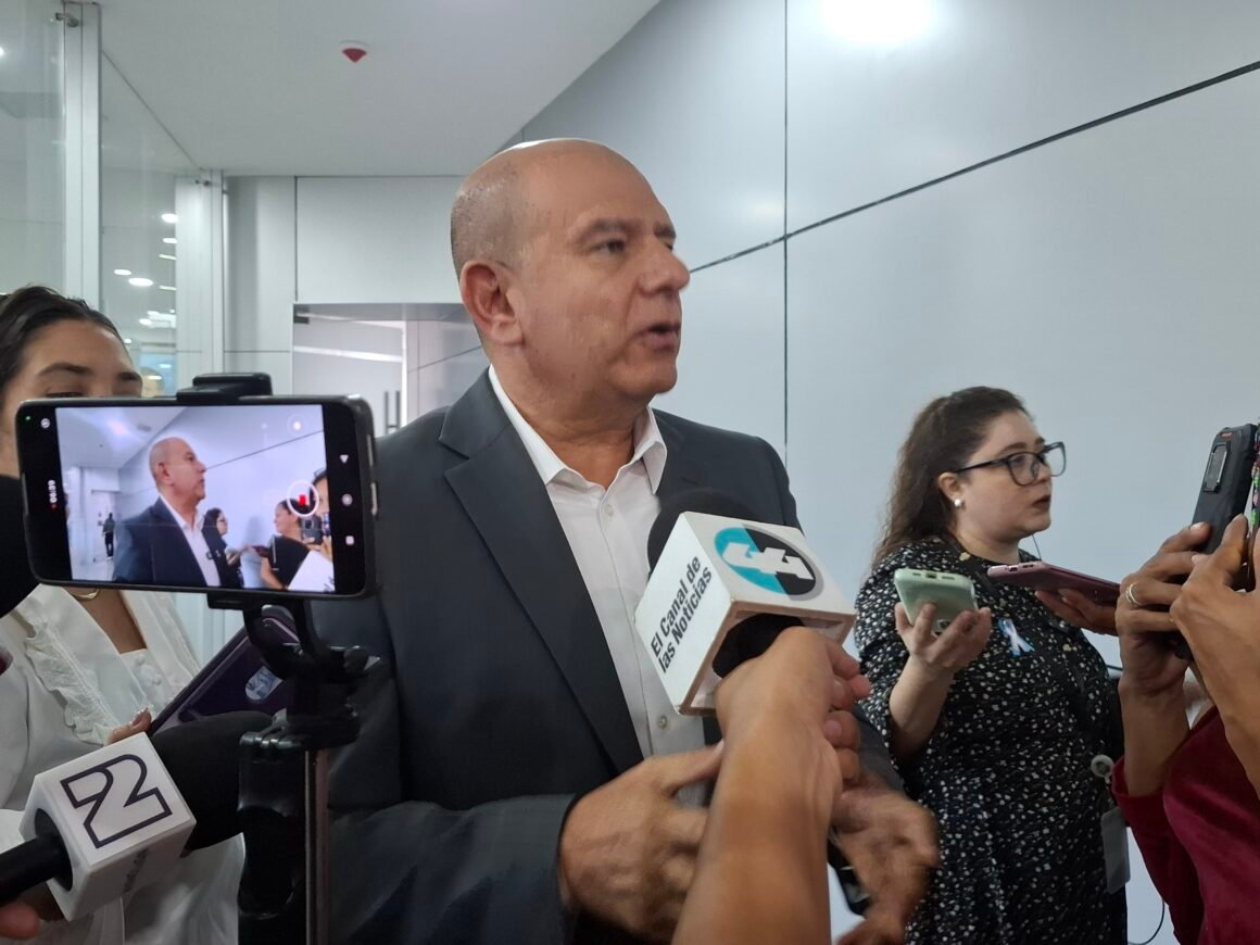 20261015_112318 “La deuda se mide en proporción al PIB”, responde Estrada a críticas del PRI
