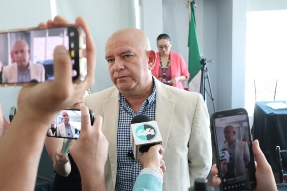 “El sistema de salud está fracturado”: Estrada señala rezago de Chihuahua por no adherirse al IMSS-Bienestar