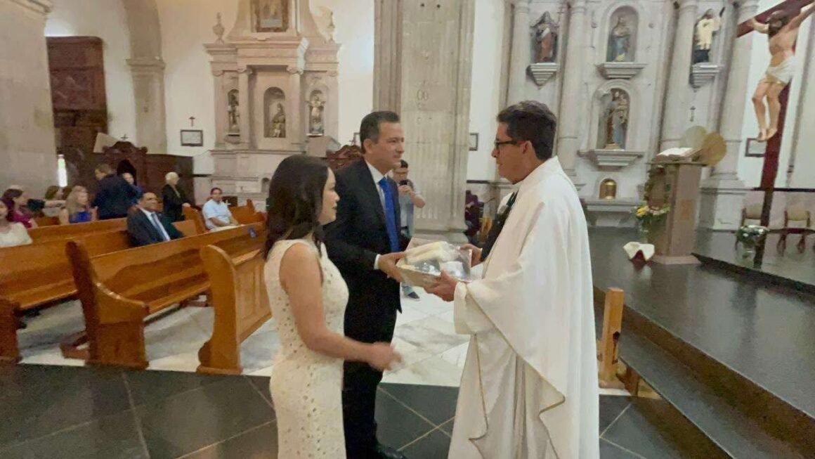 IMG-20261011-WA0009 En plena misa, el Cura Viezcas “profetiza” a Bonilla como próximo gobernador