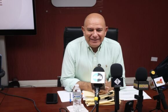 “Está actuando como representante social. ¿De verdad creen eso?”: Estrada cuestiona a Loya