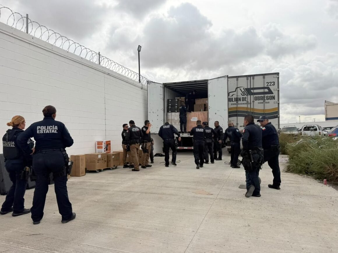 Asegura SSPE dos tractocamiones con mercancía extranjera por presuntas irregularidades aduaneras en Juárez